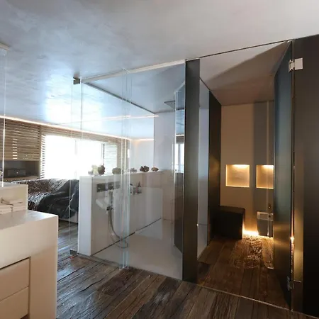 Silver Apartment